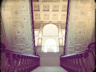 Le scale della Biblioteca Labronica a Villa Fabricotti