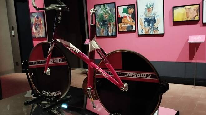 mostra Karl Kopinski e biglie in centro storico