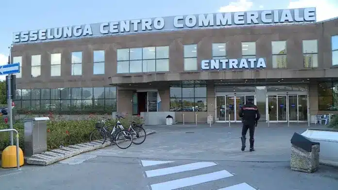 Lucca: fanno razzia nei supermercati ma vengono arrestati dai Carabinieri.