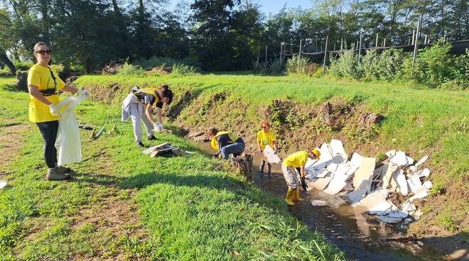 rifiuti abbandonati Legambiente Capannori e Piana Lucchese