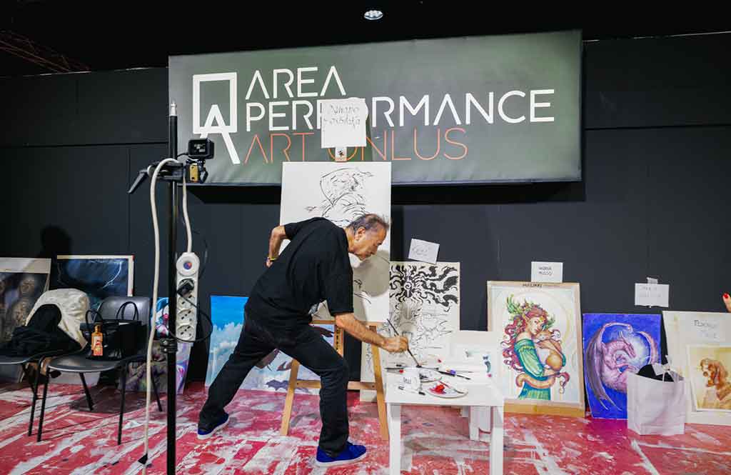 Il maestro Amano dipinge live ad Area Performance - @Lucca Comics and Games