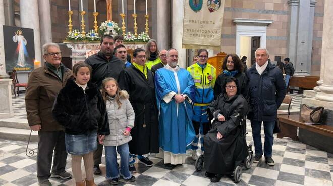 vestizione, confratelli, Misericordia di Capannori,