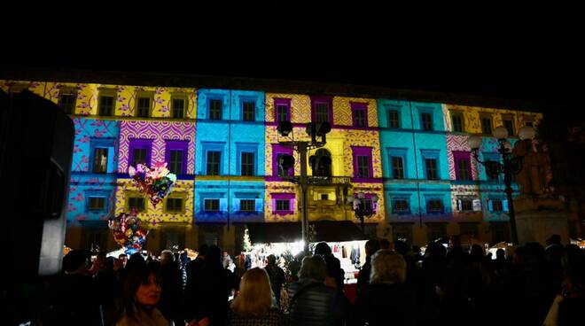 Lucca Magico Natale, proiezioni, piazza Napoleone,