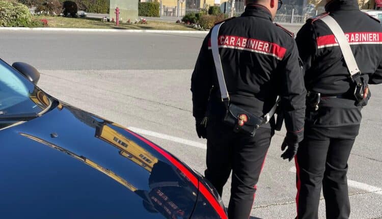 Lucca: Lavoratori in nero e oltre 20 kg di alimenti sequestrati, attività commerciale sospesa