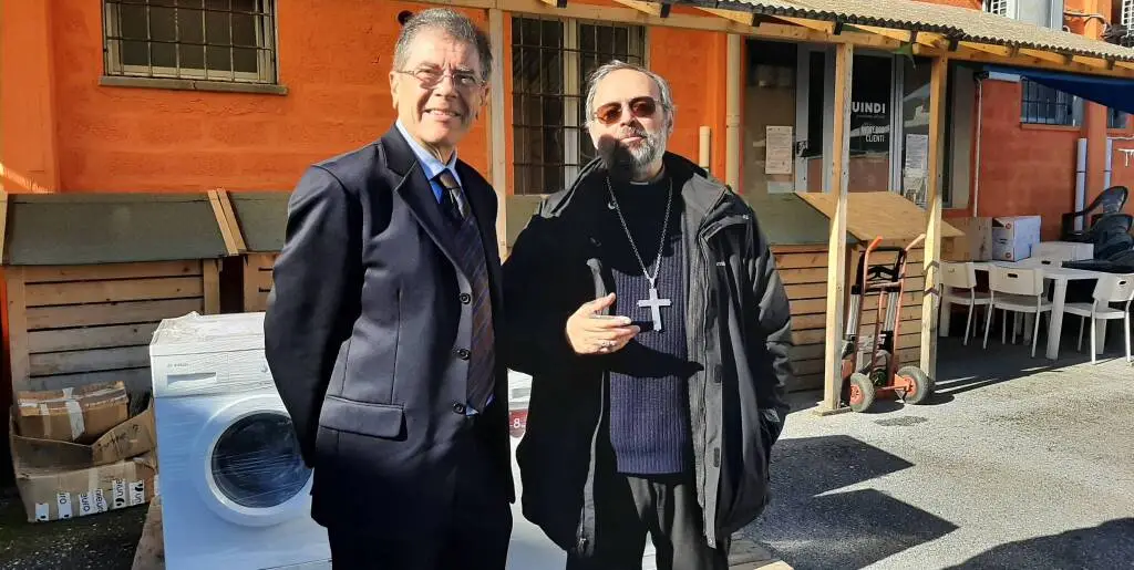Dismeco dona 10 lavatrici rigenerate alla Caritas diocesana