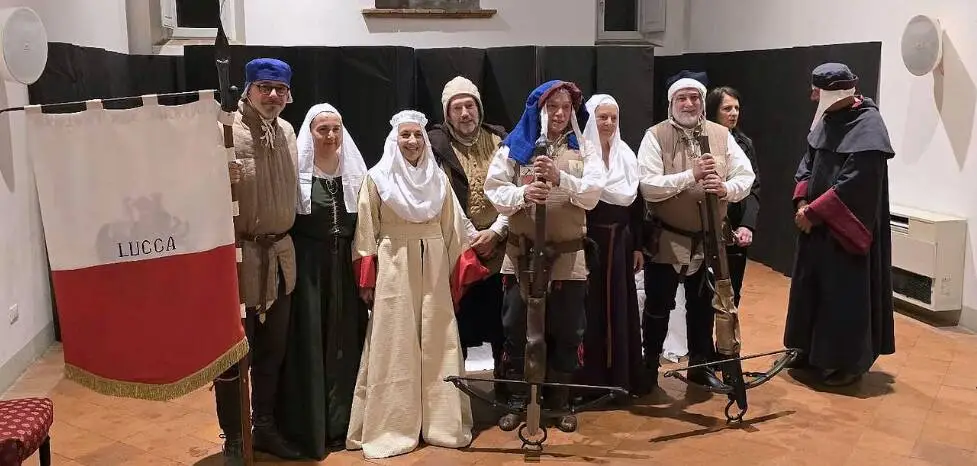 Montecarlo rivive la storia. Grande successo per l’opera teatrale ‘Processo a Castruccio Castracani’