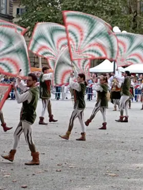 Sbandieratori e Musici in piazza per il Torneo di Bandiere Città di Lucca