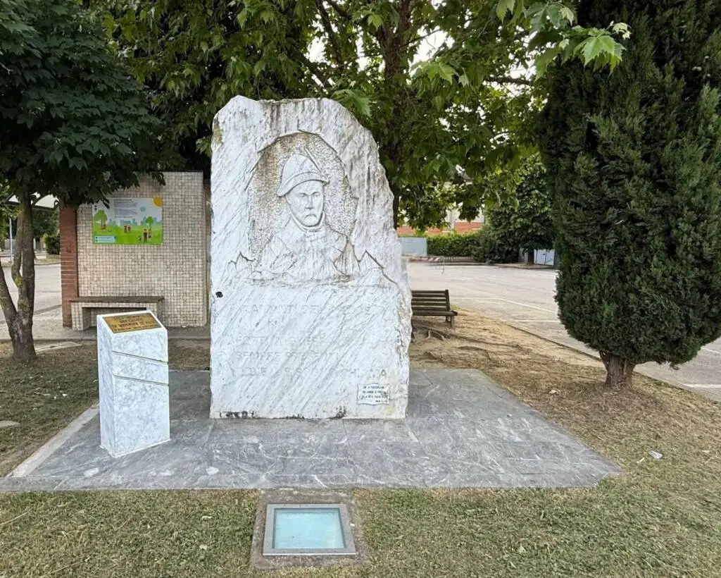 Porcari celebra la Festa della Repubblica nella Piazza degli Alpini