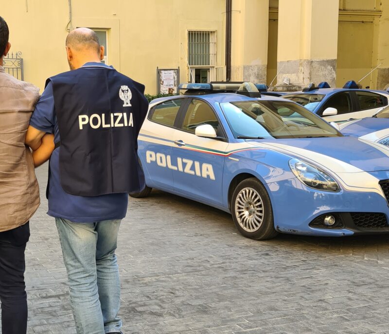 foto generica arresto polizia da cs