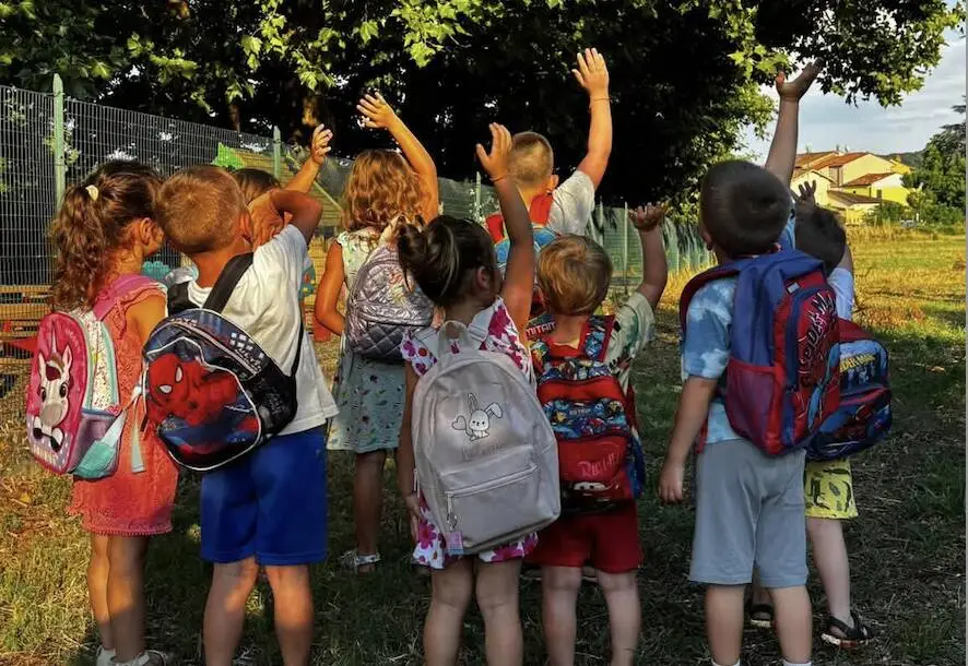 Asilo Borgonuovo, il comitato deposita altre 870 firme: “Sospendete i lavori”