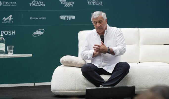 b7efd7bc 4ff9 4dd1 8369 bb09a3d1761f