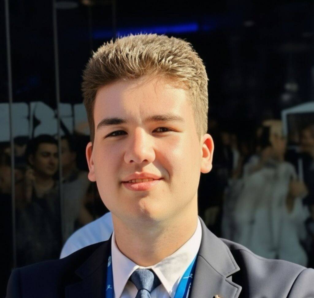 campo sportivo, Lammari, sassi, buche