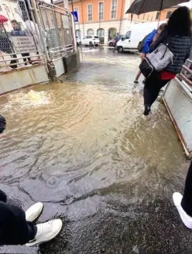 Maltempo, canali al limite a Porcari: in funzione l’idrovora