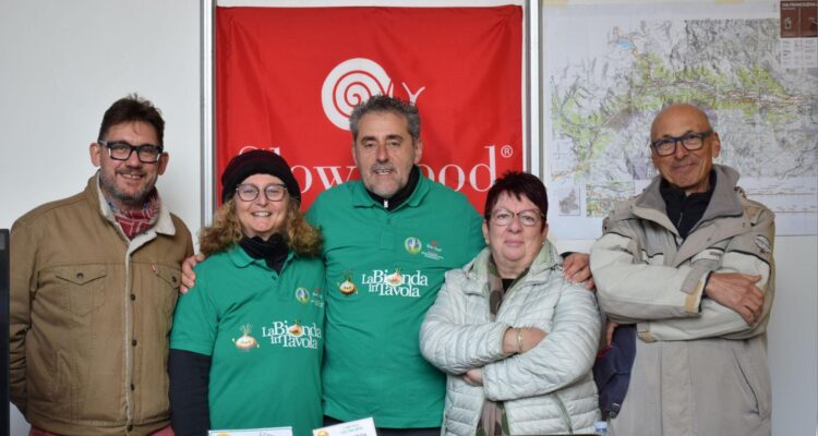 L'assessore all'Agricoltura e foreste Andrea Remoto con Elisa Isabello, Fabio Porcari, Laura e Renzo Tabone