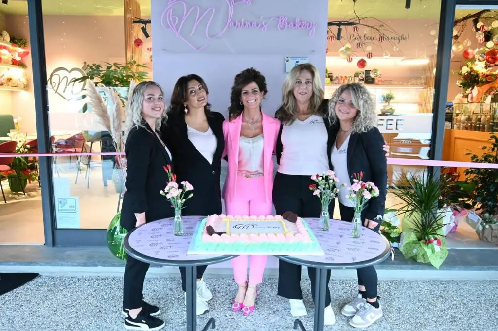 Inaugurata in pieno centro a Porcari la caffetteria 'Marina’s Bakery'