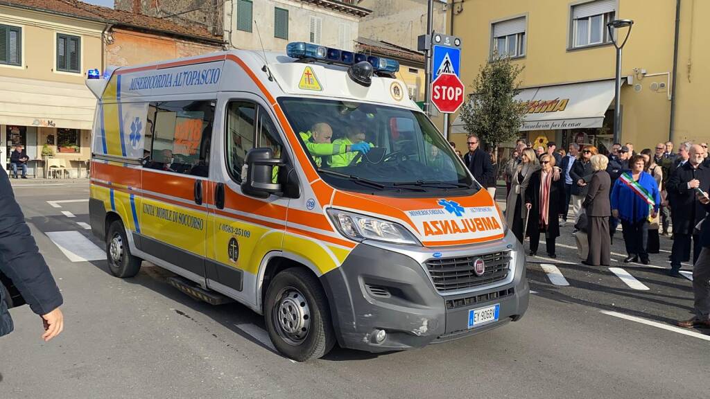 Inaugurazione Porcari, Ambulanza
