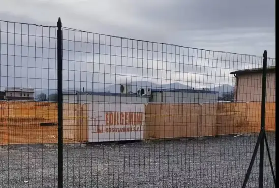 Un nuovo spazio verde e nuovi alberi per la scuola materna di Borgonuovo