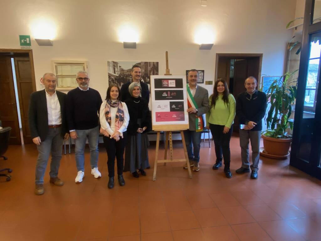 Porcari giro d'Italia, comitato di tappa, logo e Comune in rosa