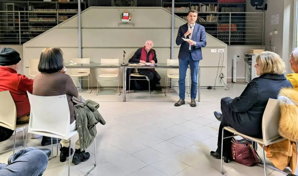 Capannori ricorda Fabio Lucchesi: grande partecipazione alla presentazione del libro a Artèmisia