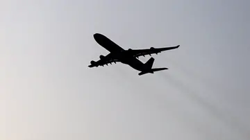 Aspettare o annullare la prenotazione? Vacanze, voli cancellati e percorsi chiusi: cosa è meglio fare