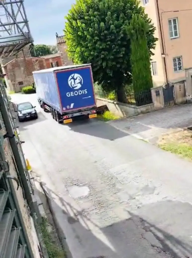 Via di Carraia, i cittadini ricorrono al Tar