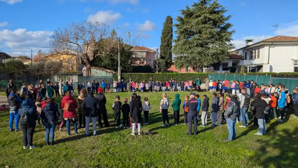 Alla Scuola dell’infanzia e primaria di Sant’Alessio si pianta l’albero di Falcone
