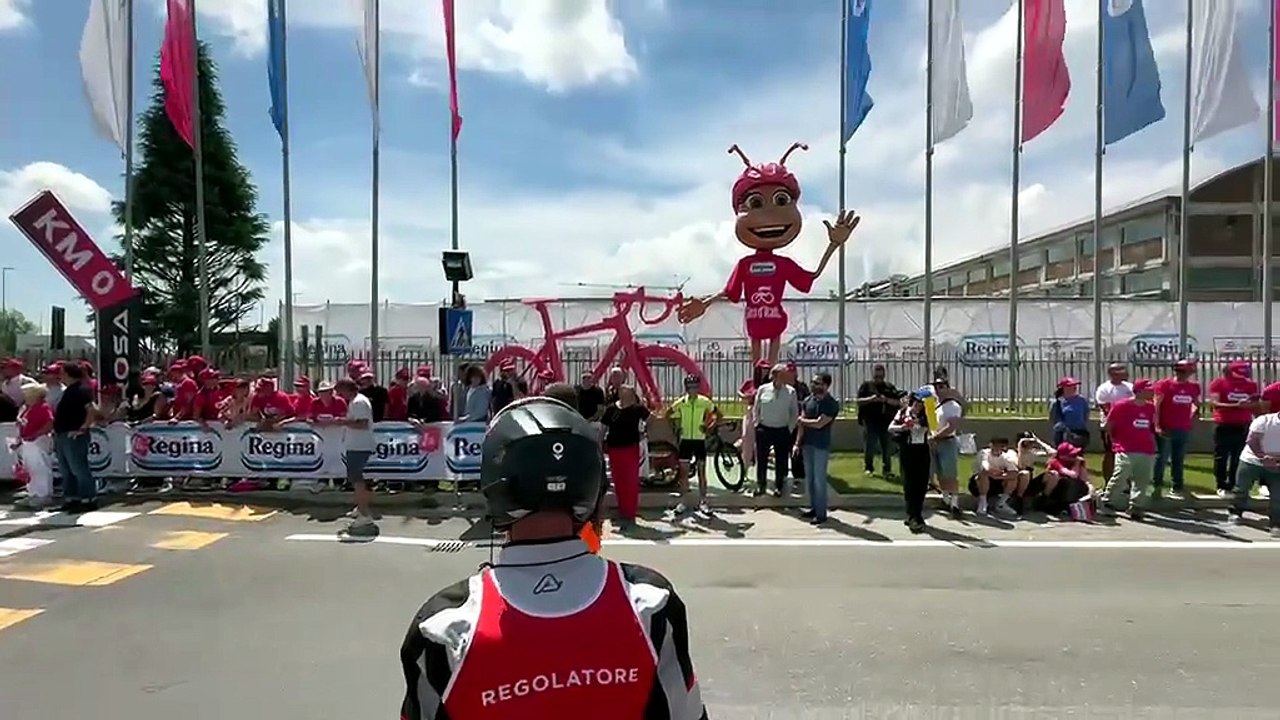 Giro d’Italia, l’abbraccio di Toscana e Liguria: vince Narvaez sull’arrivo di Chiavari