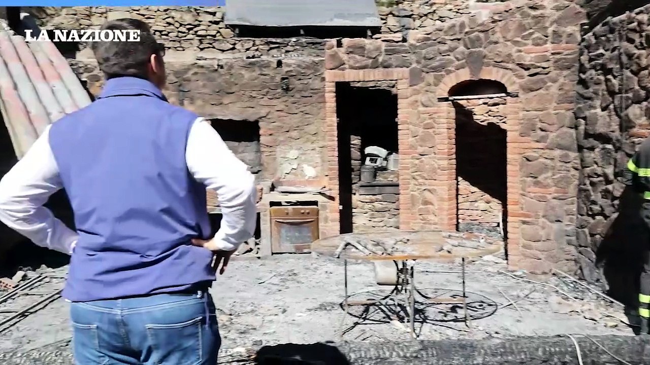 Incendio devastante tra Lucca e Pisa, il danno dal fuoco è incalcolabile. “Quanto vale un bosco che non esiste più?”