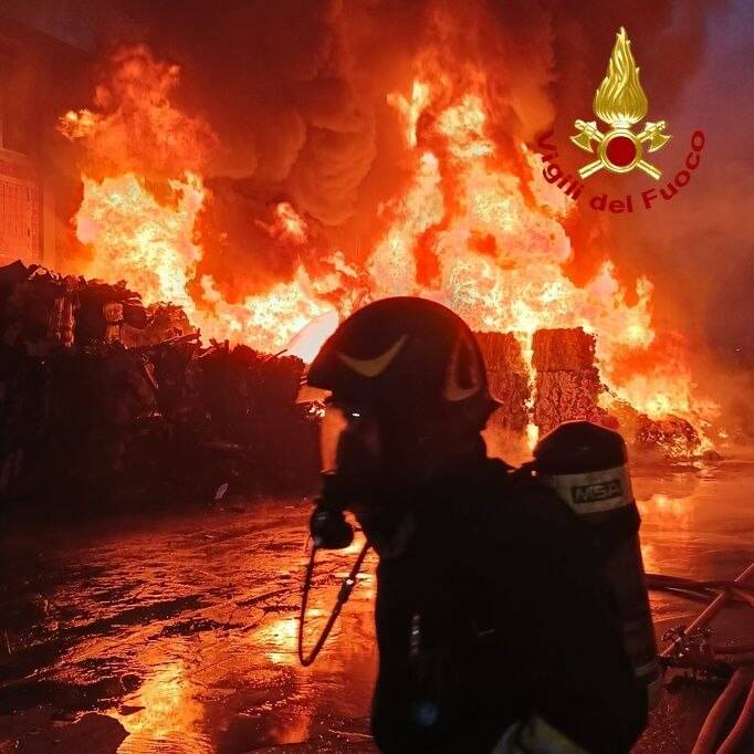 incendio, capannone, Salanetti