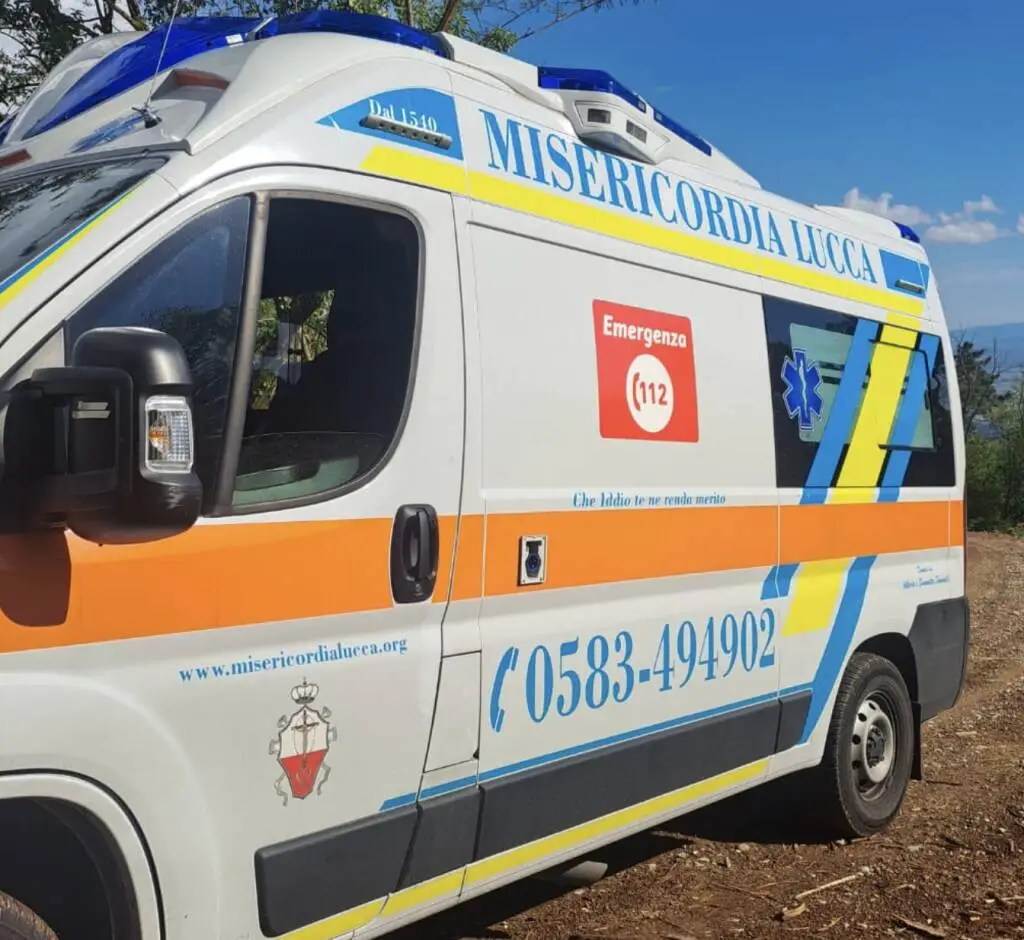 Tamponamento fra due auto sulla Firenze Mare, grossi disagi per il traffico di rientro