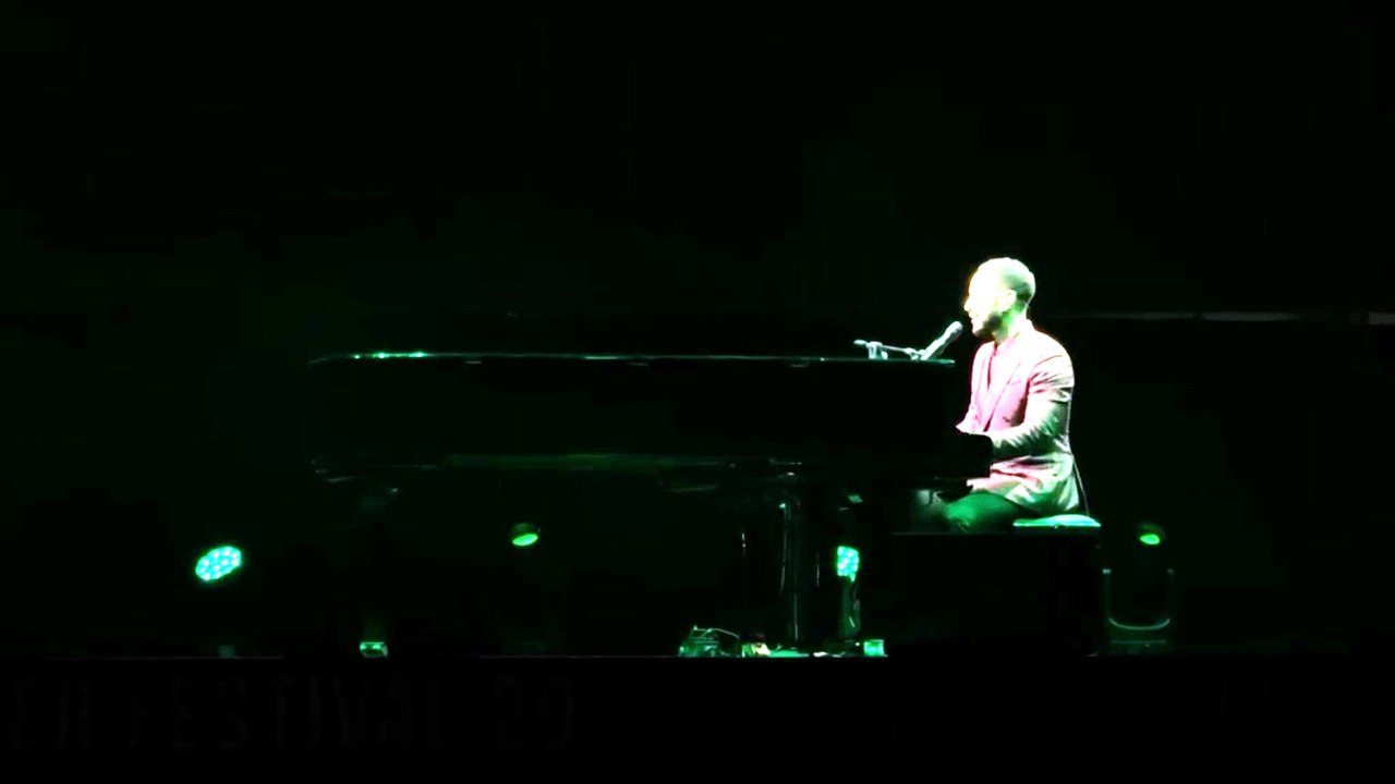 John Legend, questione di classe. A Lucca incanta la piazza del Summer Festival