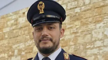 Eroe in vacanza: poliziotto fiorentino salva sei persone dopo un grave incidente in Sardegna