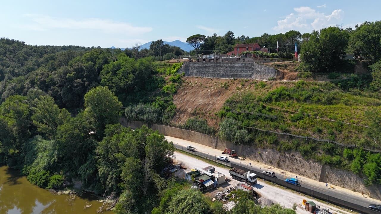 Cantiere e senso unico sulla SP 5 Francesca nel comune di Calcinaia