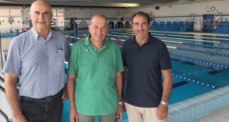 Gaetano Ceccarelli e Pierangelo Paoli alla piscina comunale di Capannori.