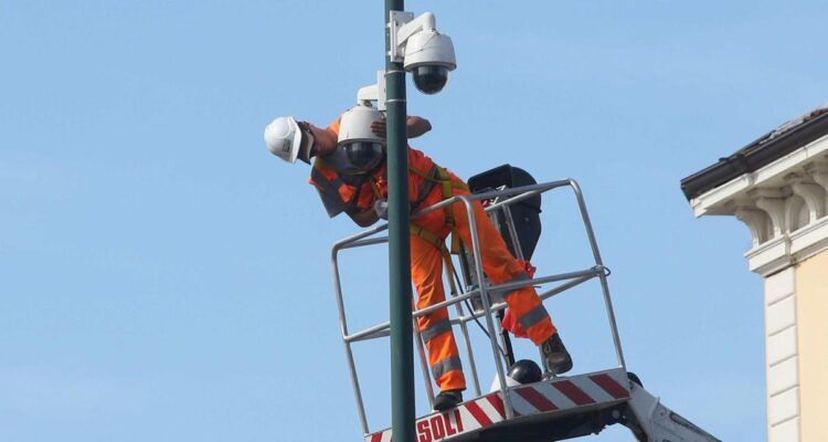 Impianto di videosorveglianza nel territorio di Carmignano.