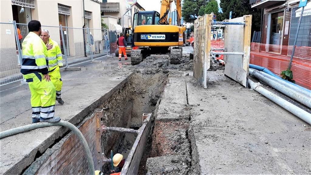 Lucca, Oltreserchio: interventi e criticità sulla rete fognaria a Nozzano