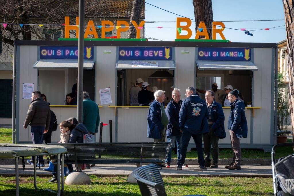 La struttura temporanea di Happy Porcari in piazza Felice Orsi