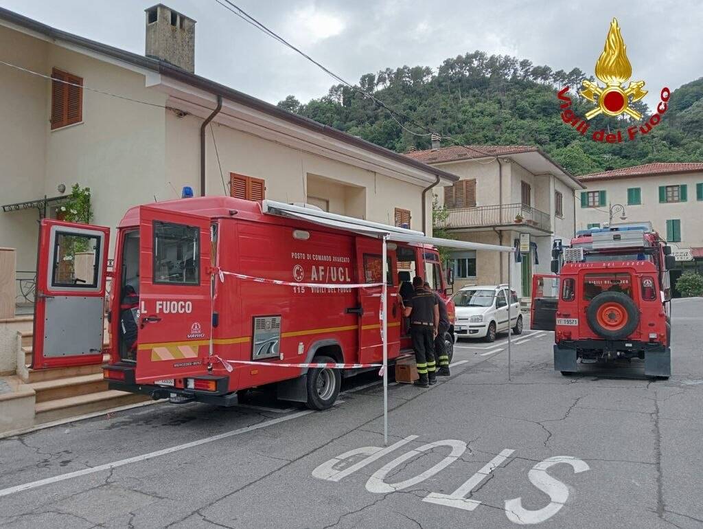 Vigili del fuoco in ricerca al lago di Porta, Seravezza