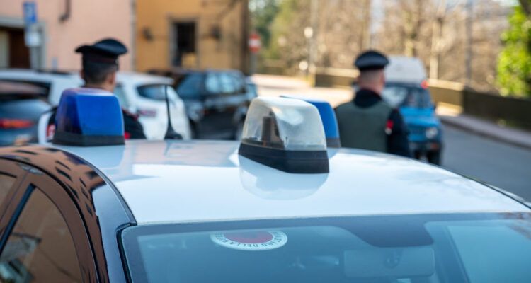 Auto dei carabinieri: restituiti i gioielli all’anziana truffata a Borgo a Mozzano.