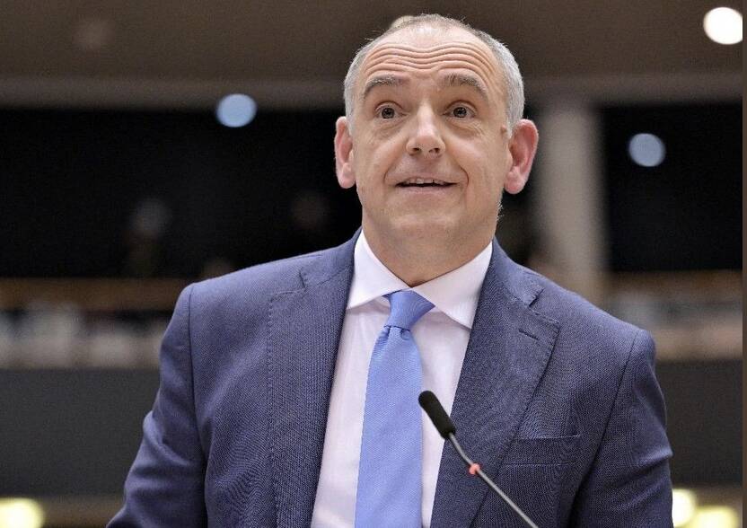 Luca Menesini chiede di ripensare la localizzazione di LuccArena