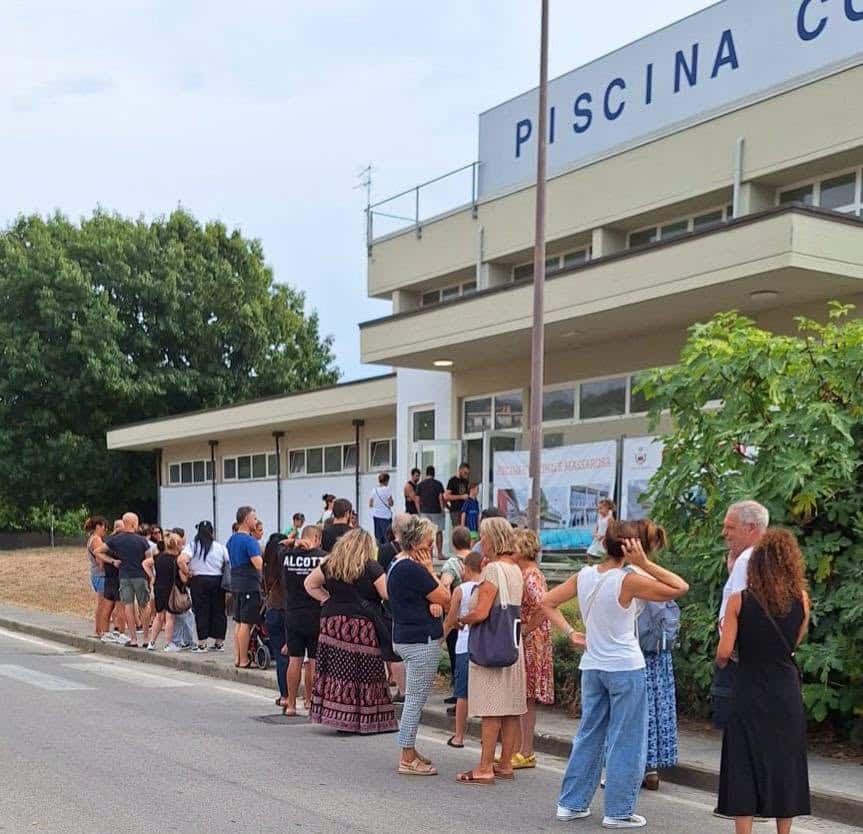 La piscina comunale Giovanni Frati di Massarosa dopo la riqualificazione.