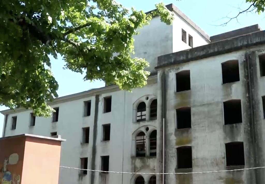 Ex Cartiera Pasquini a Lucca: demolizione dei volumi secondari a ridosso delle Mura tra via Buiamonti e piazza Varanini