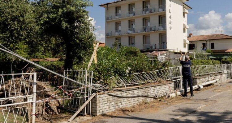Sopralluogo della Protezione civile a Pietrasanta dopo il downburst del 21 agosto.