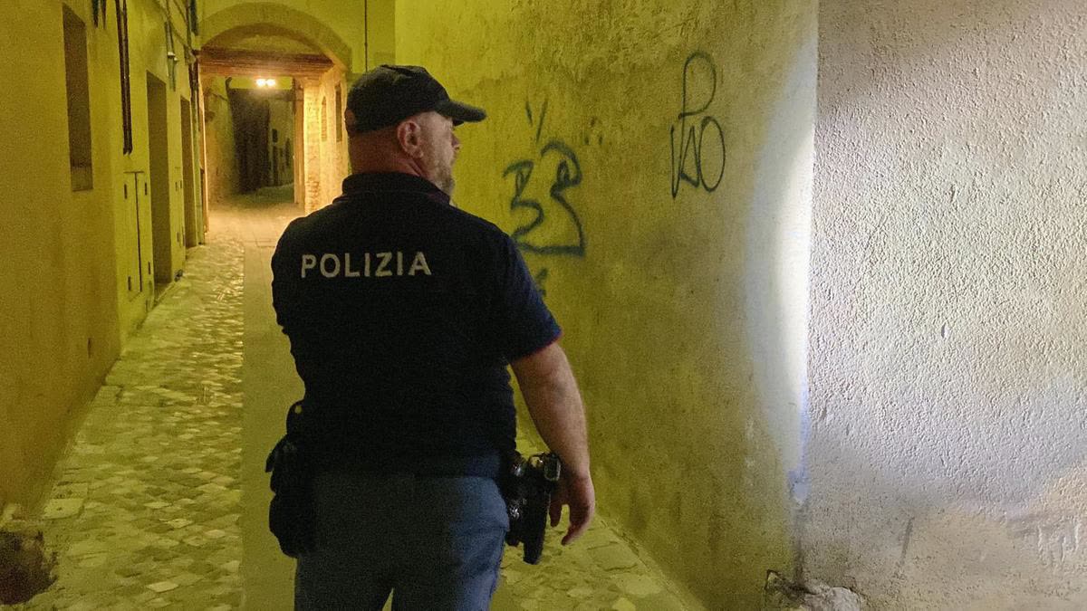 Agenti della Polizia di Stato, indagini sulle rapine nei parcheggi tra Empoli e San Miniato
