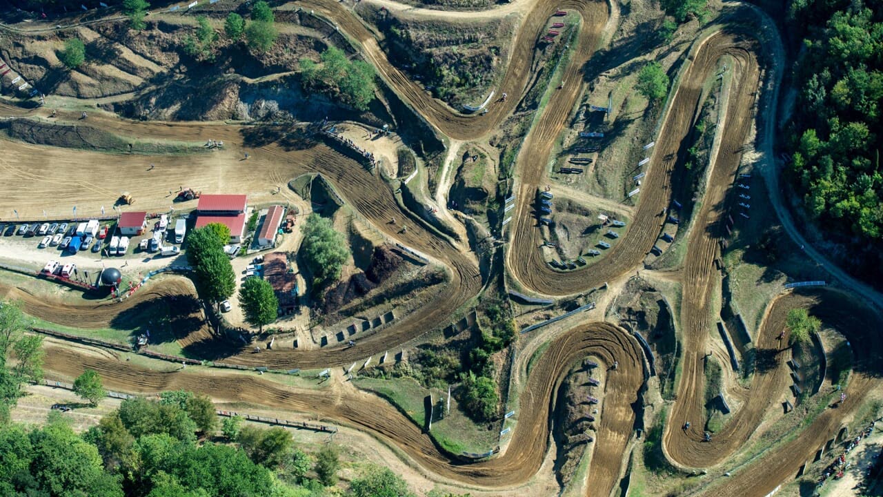 Veduta aerea del crossodromo Santa Barbara di Ponte a Egola, dove un pilota di 10 anni è caduto in gara