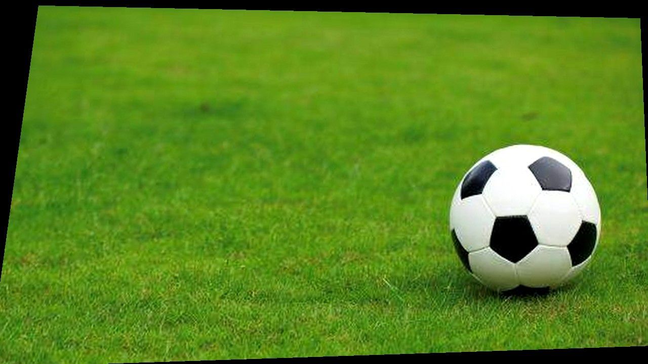 Pallone da calcio in campo, inquadratura ricostruita — Coppa Toscana Seconda Categoria