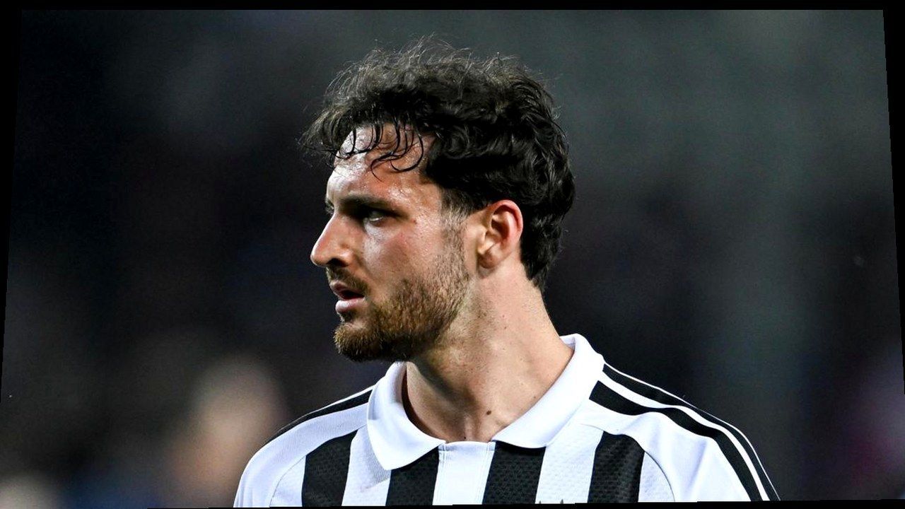 Juventus in campo nello Stadium — inquadratura ricostruita (stessi soggetti)
