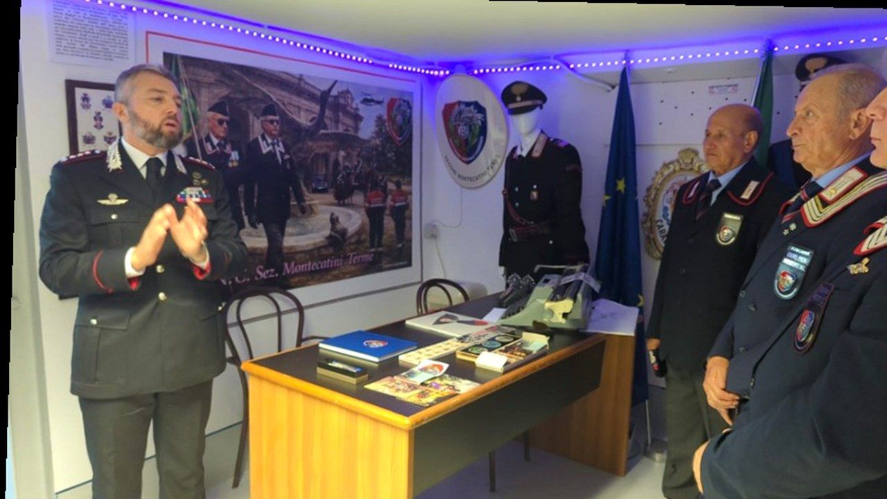Visita del colonnello De Rosa alla sezione ANC di Montecatini Terme (nuova angolazione e inquadratura, stessi volti)
