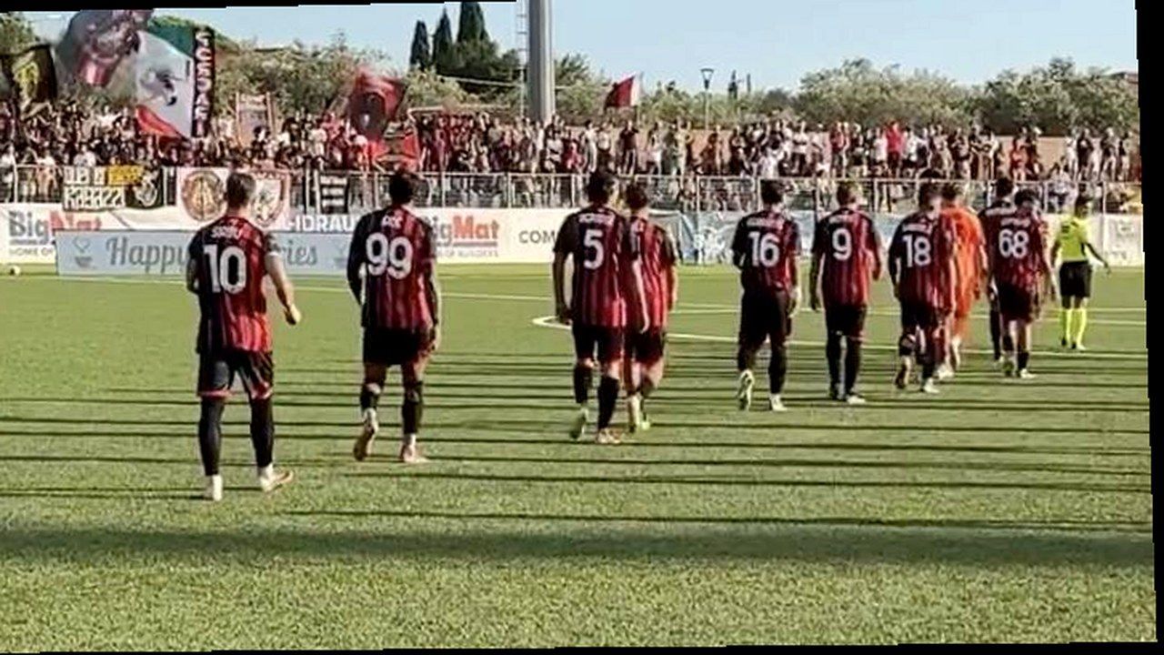 Seravezza-Lucchese, stessa scena del match da angolazione diversa