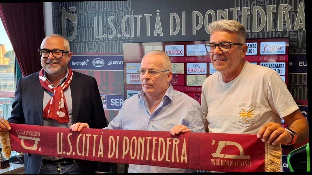 Pontedera, presentazione Giovannini dg — sindaco Franconi, Giovannini e Bargagna (fonte Quinews Valdera); nuova angolazione (volti invariati)